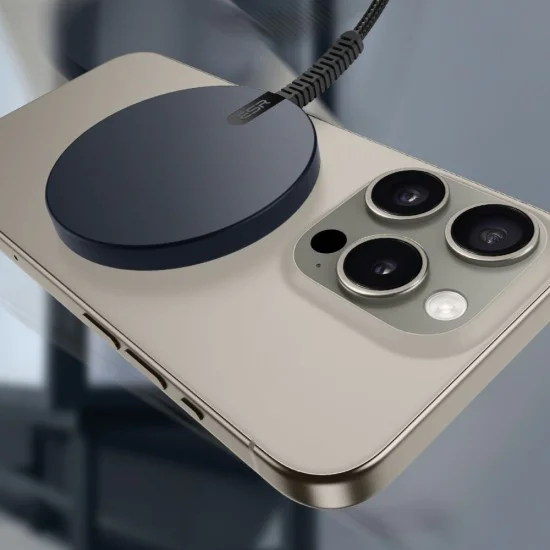 Безжично зарядно устройство, съвместимо с MagSafe - ESR HaloLock - черно