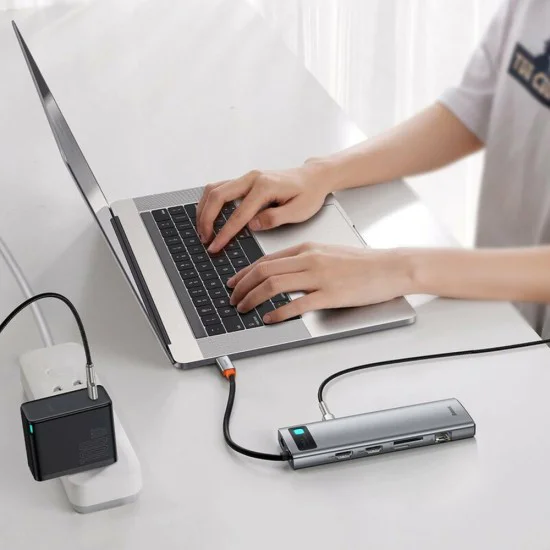 USB-C към 3 x USB, Type-C, VGA, 2x HDMI, TF/SD концентратор - Baseus (CAHUB-CT0G) - сив