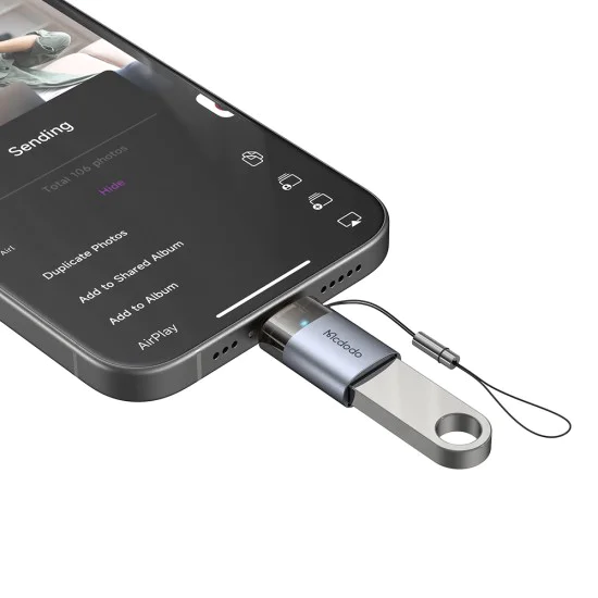 OTG адаптер (OT-7390) - Mcdodo - USB към Lightning, индикаторна светлина, връзка за закачане - Черно