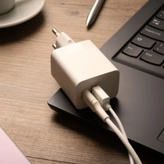 Fixed - Мини зарядно за стена (FIXC45M-CU-WH) - Бързо зареждане, USB, Type-C, PD 3.0, 45W, Компактен размер - Бял