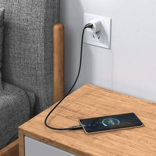 Кабел за данни – Mcdodo (CA-1080) – USB 2.0 → Type-C, цифров дисплей, найлон оплетка, алуминий, 6A, 1.2m – Черен