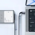 Кабел за данни – Mcdodo (CA-3360) – USB-C → USB-C, 90° дизайн, 65W, LED индикатор, 1.2m – Черен