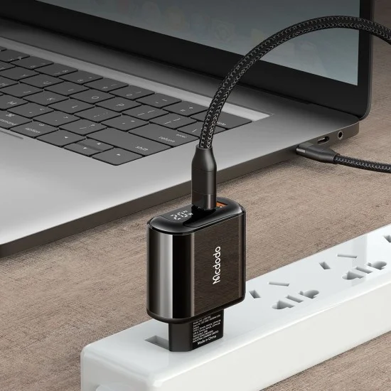 Стенен адаптер Chocolate Series – Mcdodo (CH-7170) – USB-C/A, 20W, цифров дисплей, PD + QC – Черен