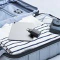 Стенен адаптер – Mcdodo (CH-2180) – 2× USB-C, 1× USB-A, 30W, бързо зареждане, цифров дисплей – Черен