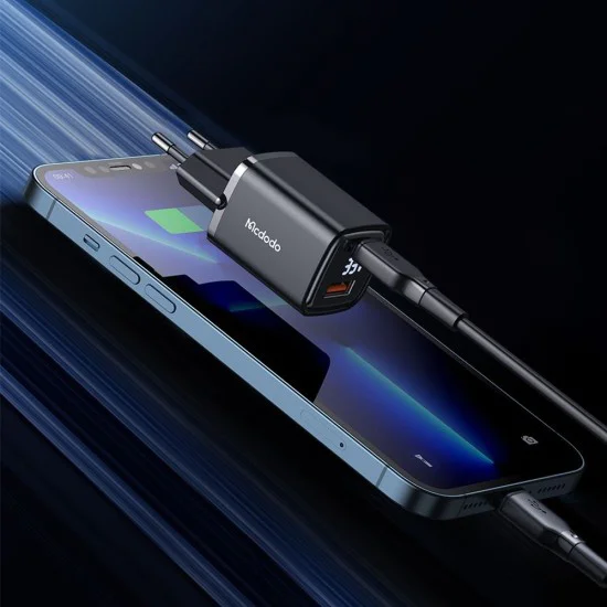 Стенен адаптер Graphite Series – Mcdodo (CH-1701) – USB-A, USB-C, 33W, бързо зареждане, цифров дисплей – Черен
