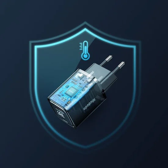 Стенен адаптер Graphite Series – Mcdodo (CH-1701) – USB-A, USB-C, 33W, бързо зареждане, цифров дисплей – Черен