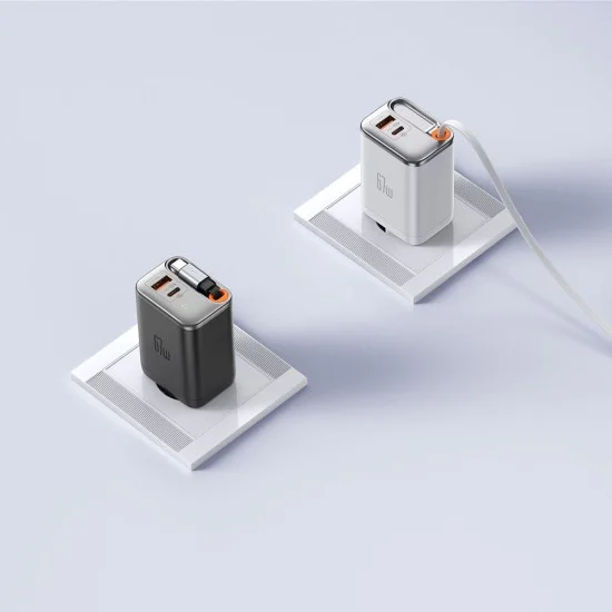 Стенен адаптер FreeGo Series – Mcdodo (CH-4103) – вграден USB-C прибиращ кабел, USB-A/C, 67W, цифров дисплей, 65cm – Бял
