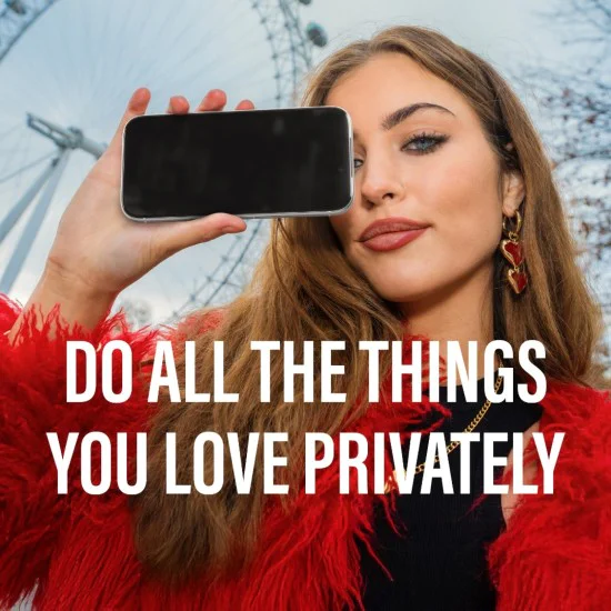 PanzerGlass® - Ултраширок двустранен протектор за екран с EasyAligner - iPhone 17 / iPhone 16 Pro - Черен