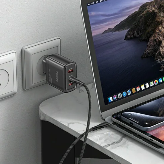 Зарядно за стена – Yesido Wall Charger (YC144) – 2× Type-C + USB-A, GaN, 65W, Fast Charge – Черно