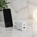 Зарядно за стена – Yesido Wall Charger (YC02E) – Quick Charge, USB + Type-C, PD20W, QC18W – Бяло