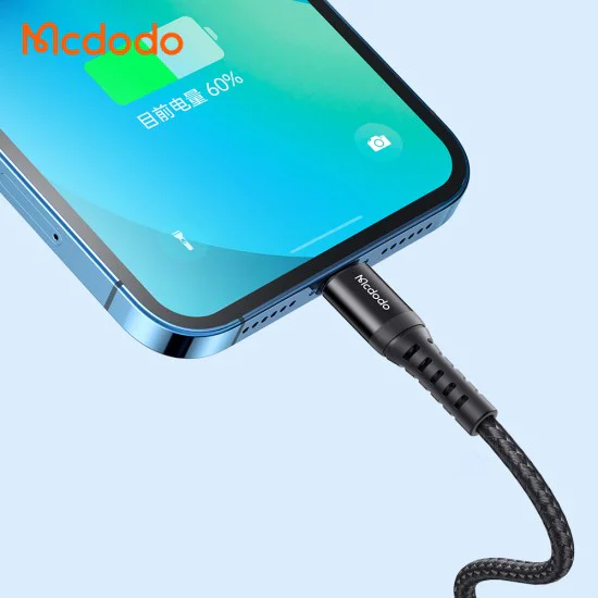 Кабел за данни – Mcdodo (CA-2261) – USB → Lightning, найлон оплетка, алуминий, 3A, 1m – Черен