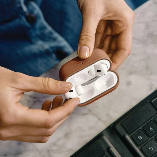 Калъф за AirPods Pro 3 - Lyden Vex Series - UNIQ - Кафяв