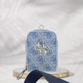 Универсална каишка за телефон с малка чантичка Guess 4G Metal Logo - Синя