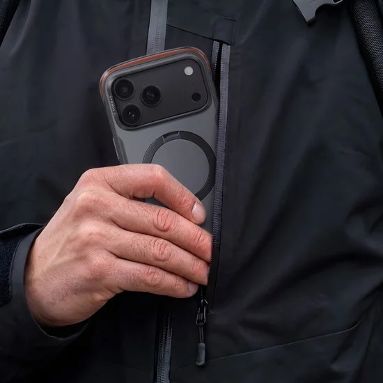 Калъф Torras - Ostand Q3 Air Pro - iPhone 18 Pro / iPhone 17 Pro - Черен