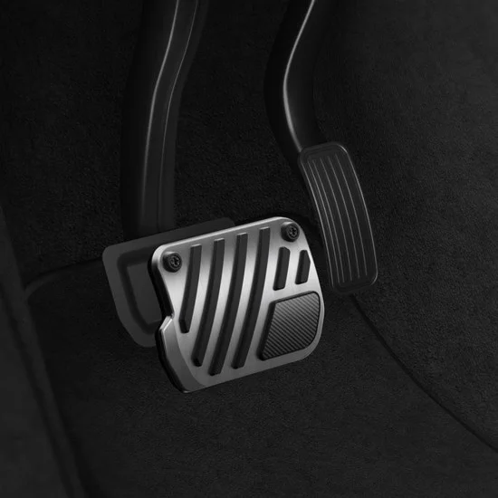 Накладки за педали за Tesla Model 3 / Model Y (Juniper) / Model Y L - Pedals Covers Performance Line Design TO200P (ACP11627) - Spigen - Сребрист