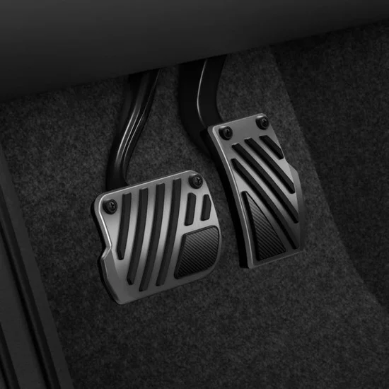 Накладки за педали за Tesla Model 3 / Model Y (Juniper) / Model Y L - Pedals Covers Performance Line Design TO200P (ACP11627) - Spigen - Сребрист