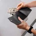 Калъф за съхранение на 3 карти, универсален, магнитен захват, тънък дизайн, сигурно прилягане - MagSafe Wallet Valentinus Pro - черен