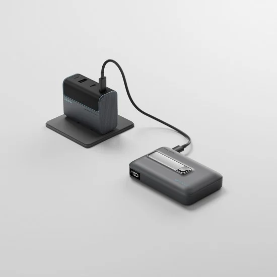 Външна батерия Power Bank WPB100 (CUWPB100GLBK) - Type-C, Qi2 15W, Кабелно 30W, 10000mAh, Дигитален дисплей, Сгъваема стойка - Cuktech - Сив